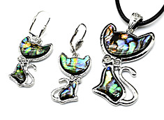 Подвеска Кошка из перламутра гелиотис 31*53мм